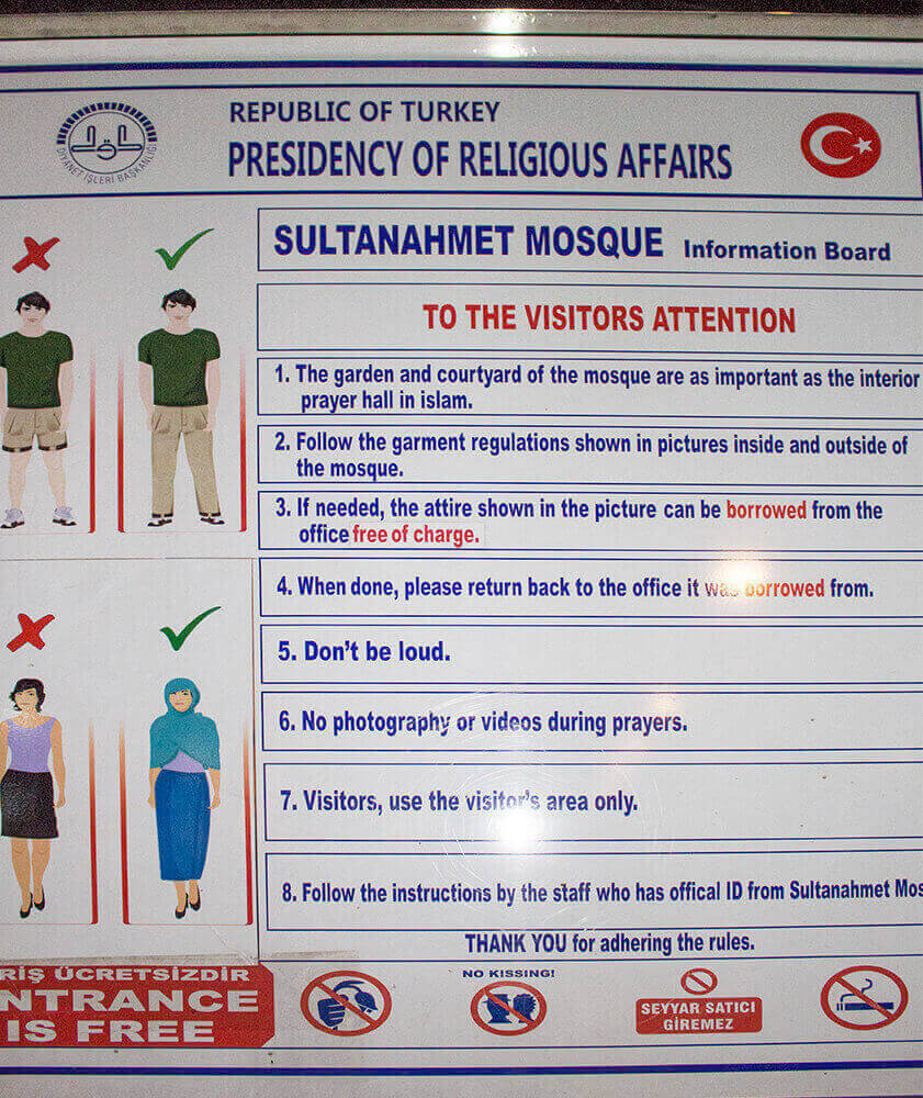 How to dress properly for mosques in Istanbul
