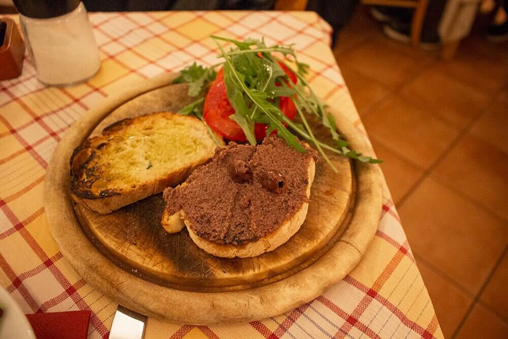 Bruschettas-in-Taverna-del-Seminario-in-Rome-Italy