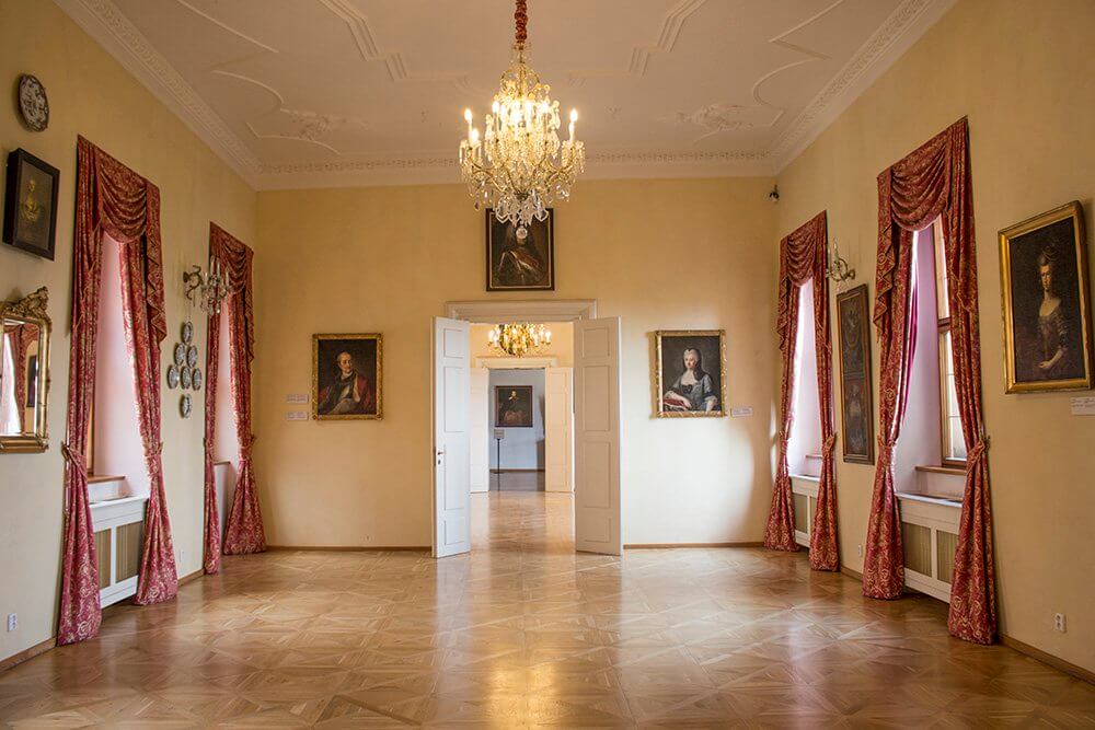 Inside-Lobkowicz-Palace-in-Prague