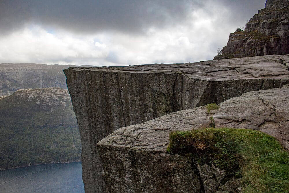 Preikestolen-cliff-itself