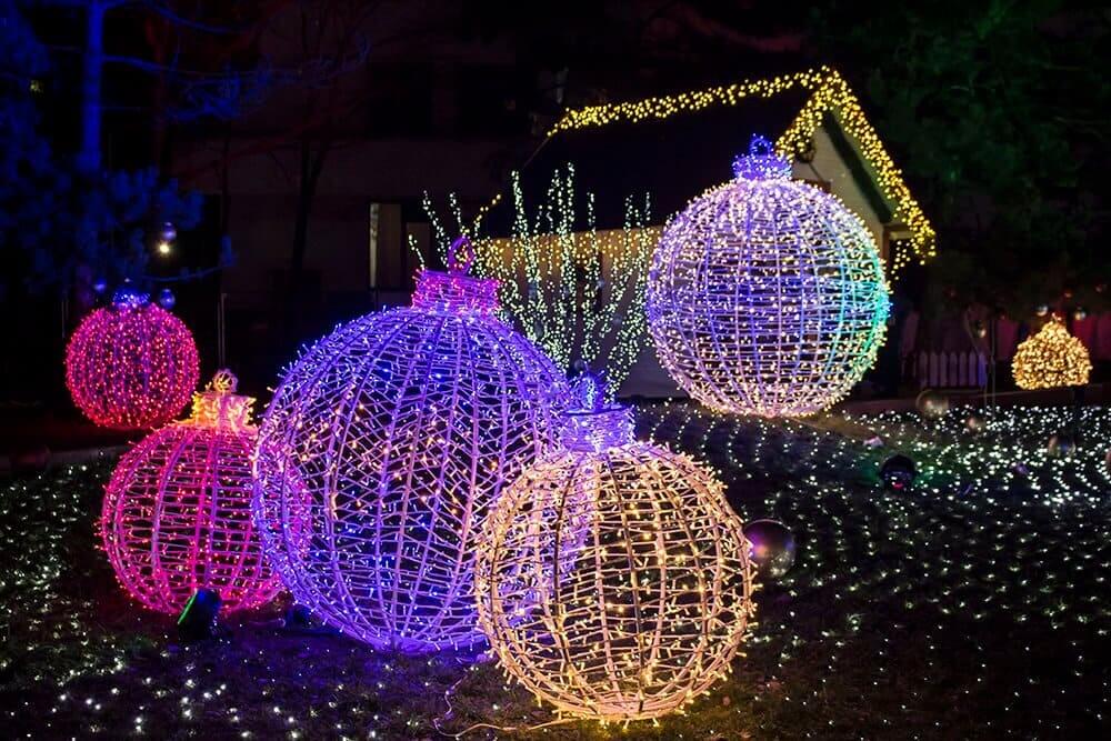 Christmas baubles at the fair in Chisinau