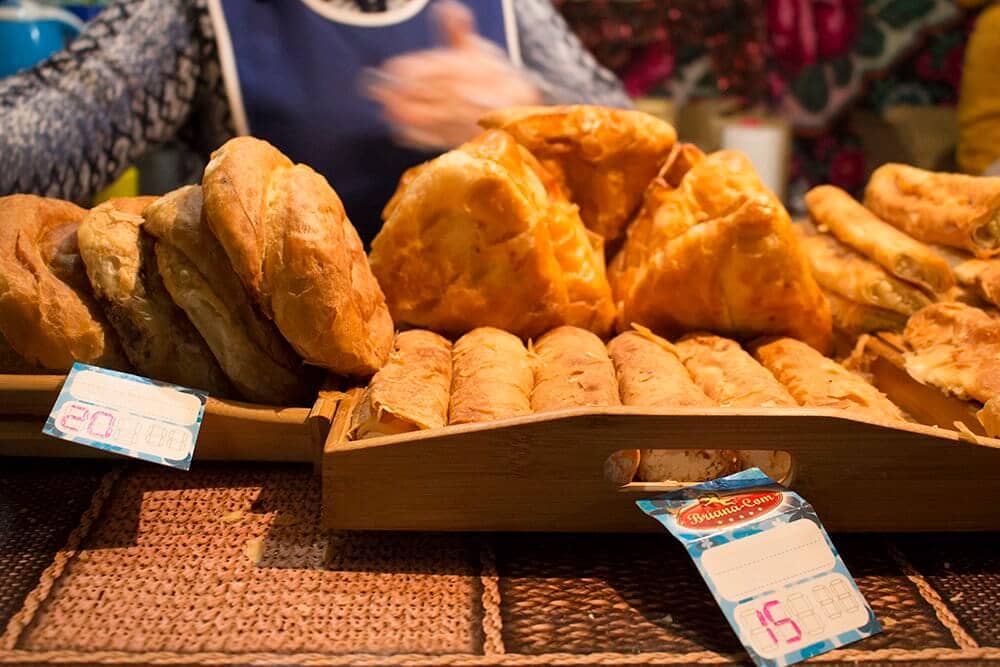 placintas-at-xmas-market in Chisinau
