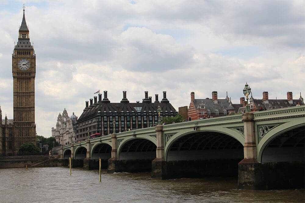 Westminster-Bridge-and-Big-Ben in London