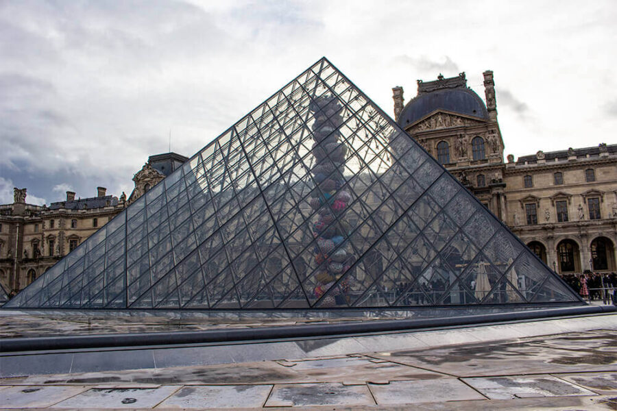 Paris in December: to travel or not?