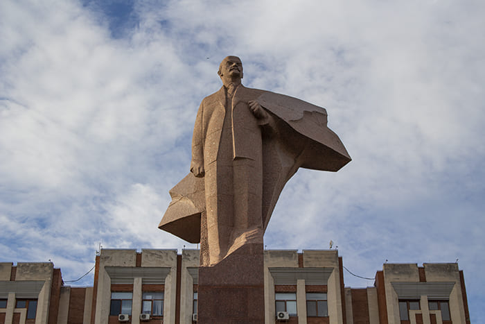 Lenin's statue in Tiraspol