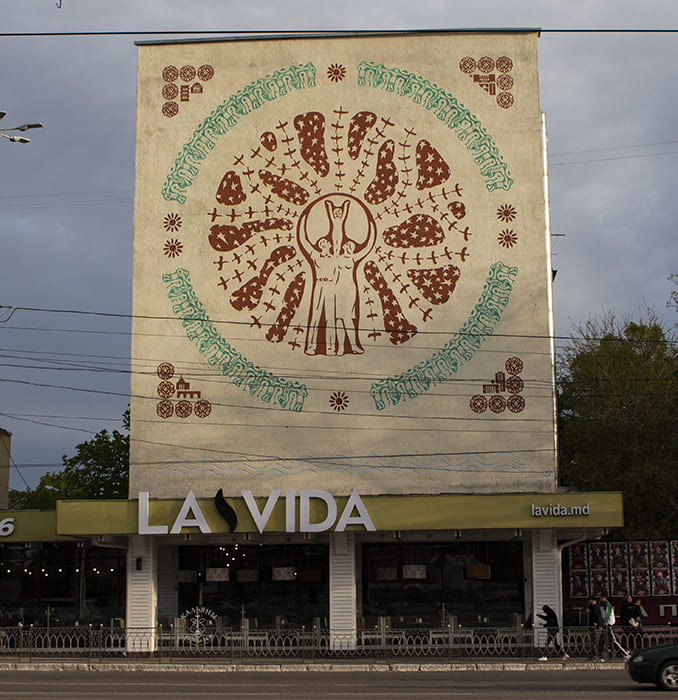 Tiraspol mural family